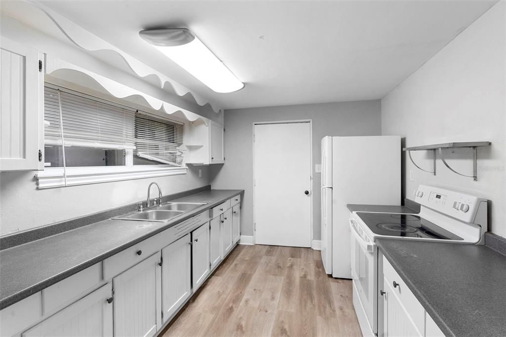 На продажу: $199,900 (3 спален, 2 ванн, 1509 Квадратных фут)