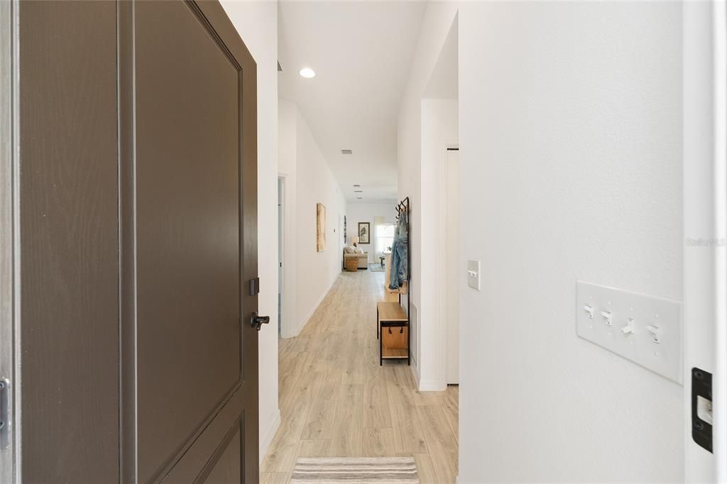 For Sale: $325,000 (2 beds, 2 baths, 1295 Square Feet)