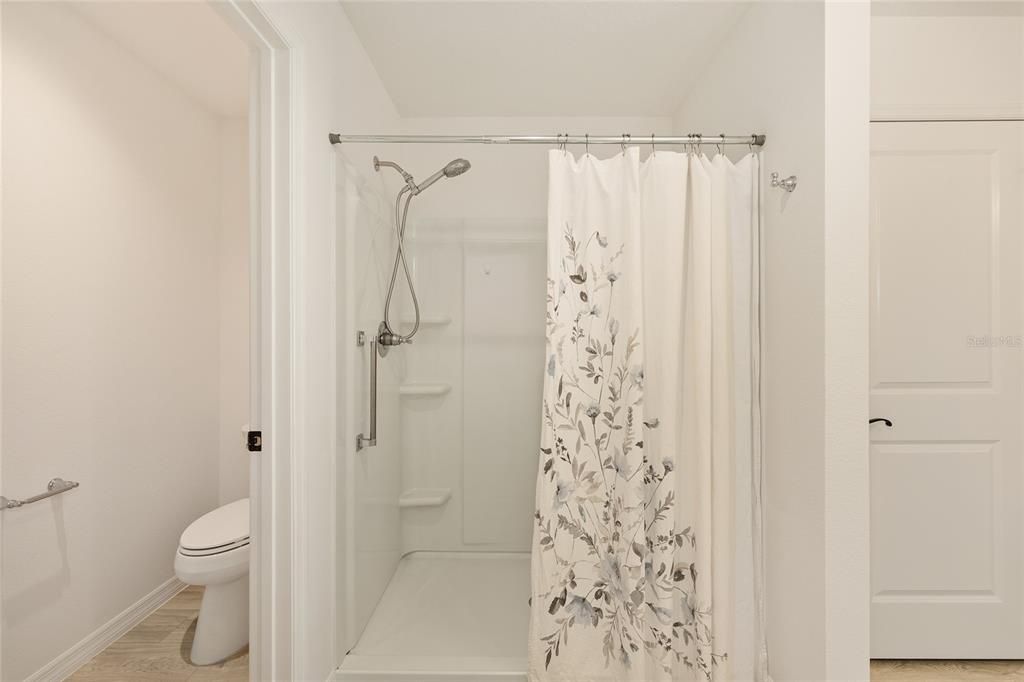 For Sale: $325,000 (2 beds, 2 baths, 1295 Square Feet)