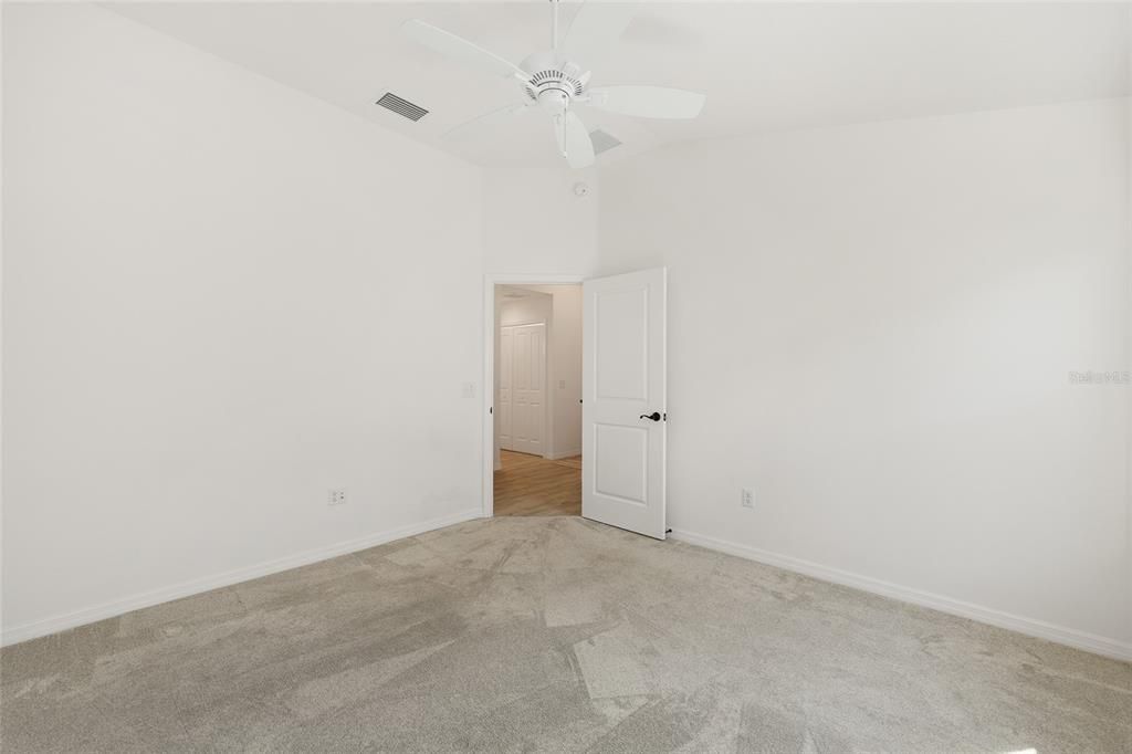 For Sale: $325,000 (2 beds, 2 baths, 1295 Square Feet)