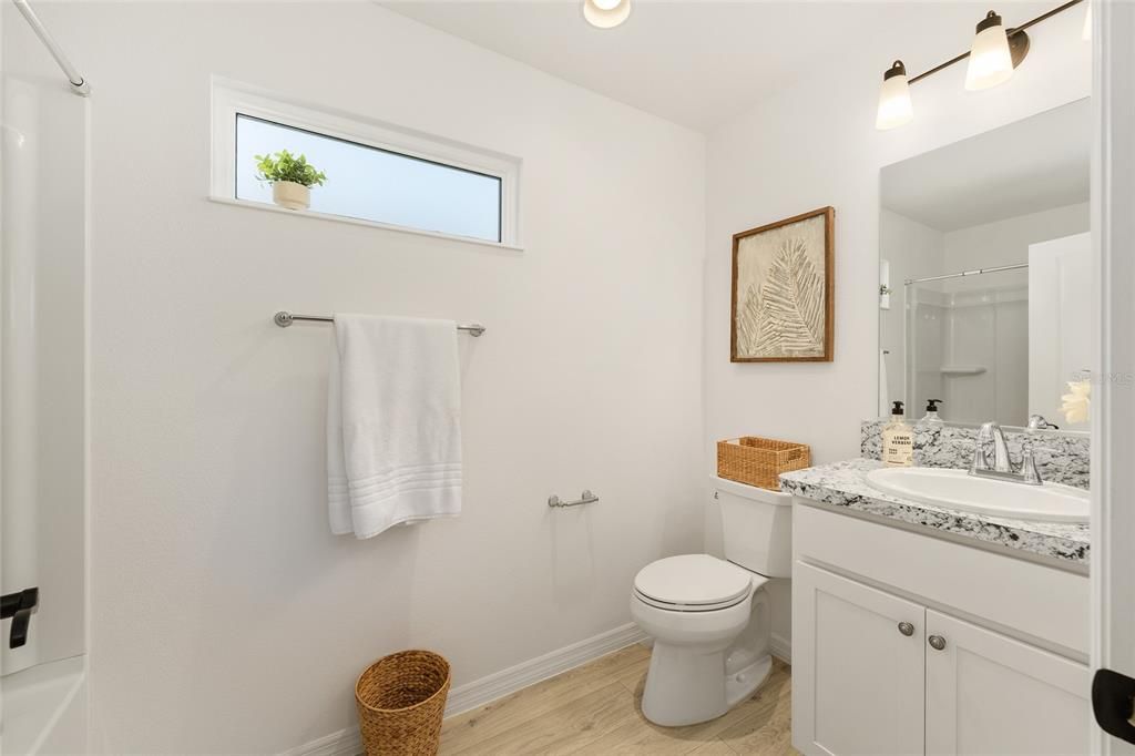 For Sale: $325,000 (2 beds, 2 baths, 1295 Square Feet)