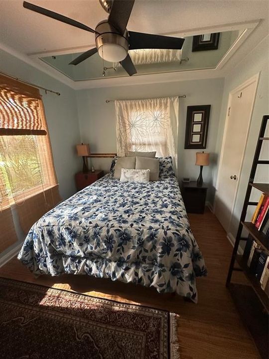 For Sale: $387,000 (2 beds, 2 baths, 999 Square Feet)