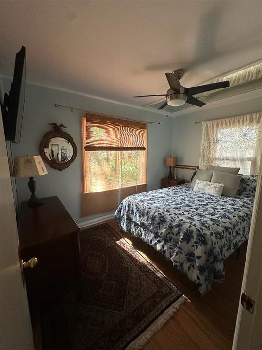 For Sale: $387,000 (2 beds, 2 baths, 999 Square Feet)