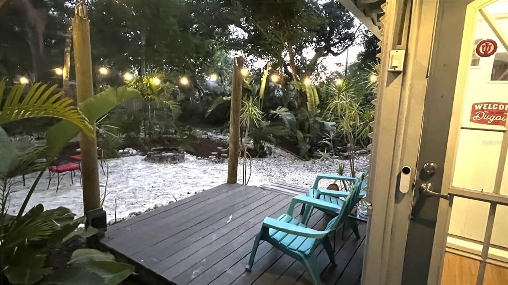 For Sale: $387,000 (2 beds, 2 baths, 999 Square Feet)