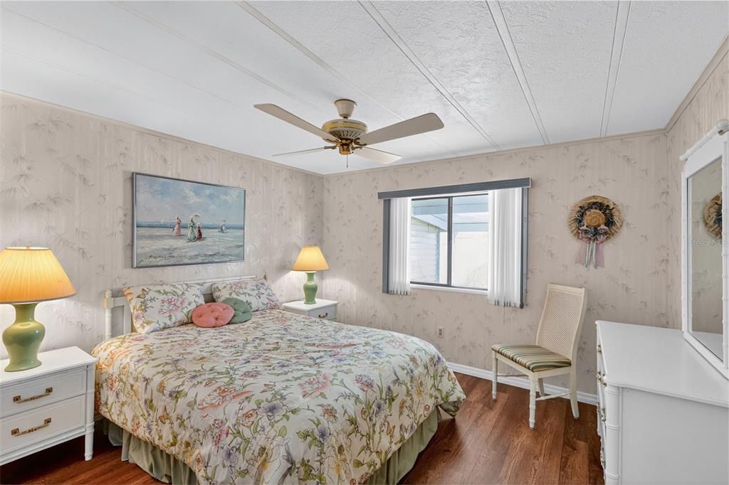 待售: $188,888 (2 贝兹, 2 浴室, 1296 平方英尺)