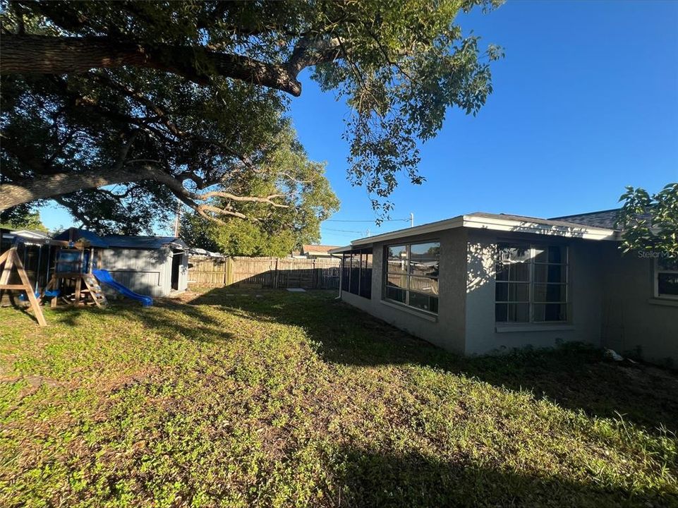 For Rent: $1,600 (3 beds, 1 baths, 1003 Square Feet)