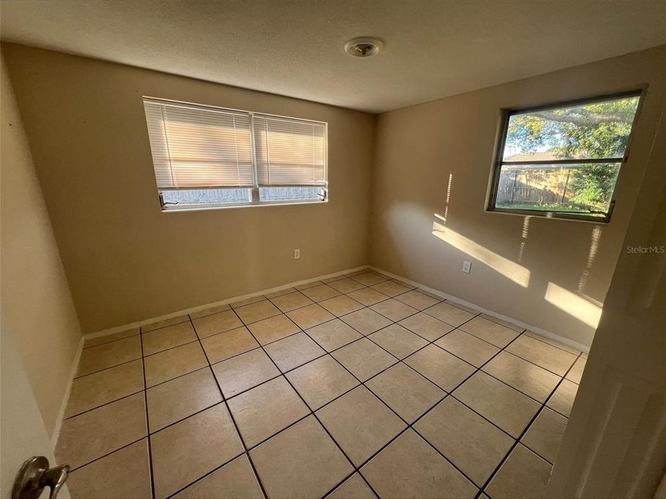 For Rent: $1,600 (3 beds, 1 baths, 1003 Square Feet)