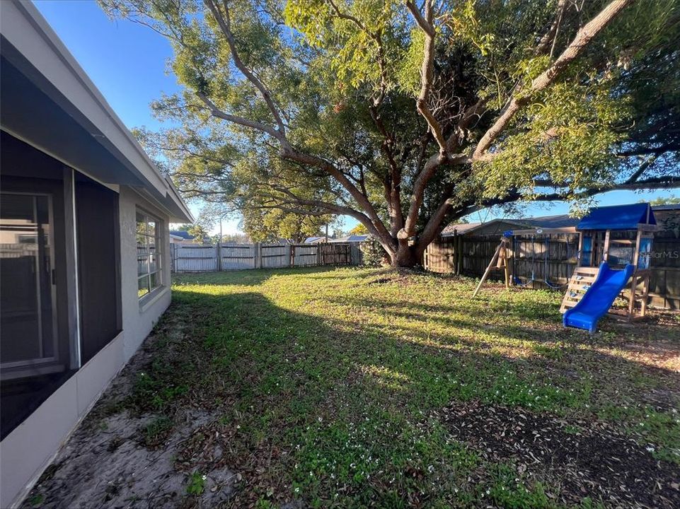 For Rent: $1,600 (3 beds, 1 baths, 1003 Square Feet)