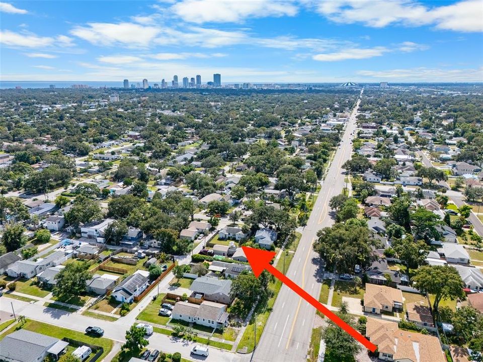 For Sale: $394,999 (2 beds, 1 baths, 875 Square Feet)