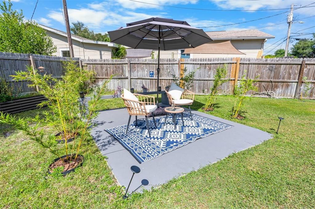 For Sale: $394,999 (2 beds, 1 baths, 875 Square Feet)