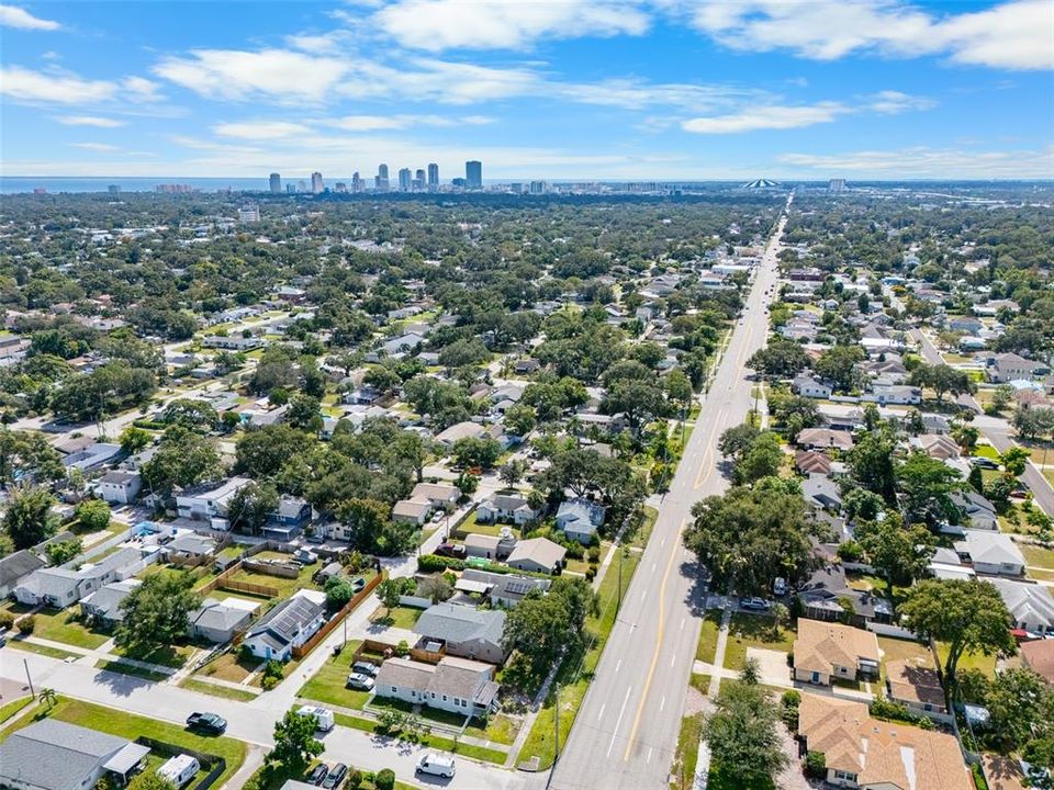 For Sale: $394,999 (2 beds, 1 baths, 875 Square Feet)