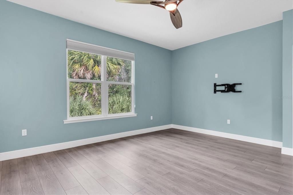 For Sale: $446,695 (3 beds, 2 baths, 2004 Square Feet)