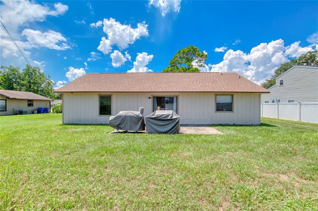For Sale: $275,000 (3 beds, 2 baths, 1263 Square Feet)