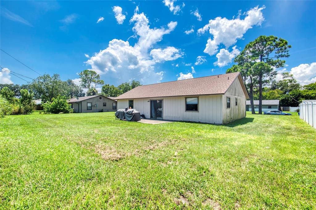 For Sale: $275,000 (3 beds, 2 baths, 1263 Square Feet)