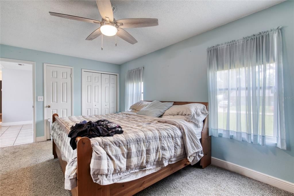 For Sale: $275,000 (3 beds, 2 baths, 1263 Square Feet)