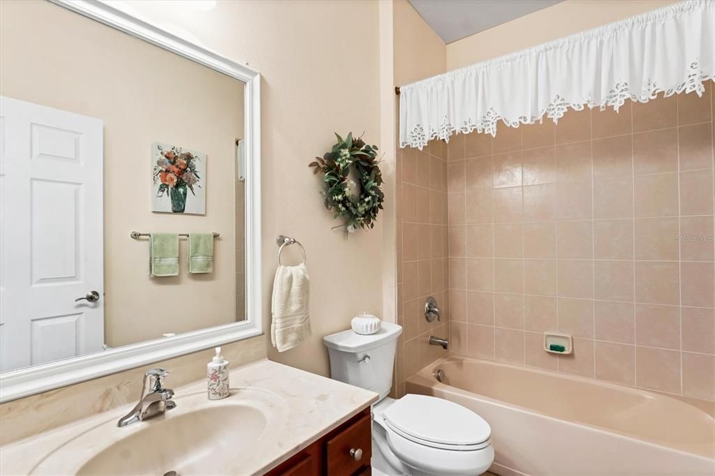 For Sale: $325,000 (2 beds, 2 baths, 1710 Square Feet)