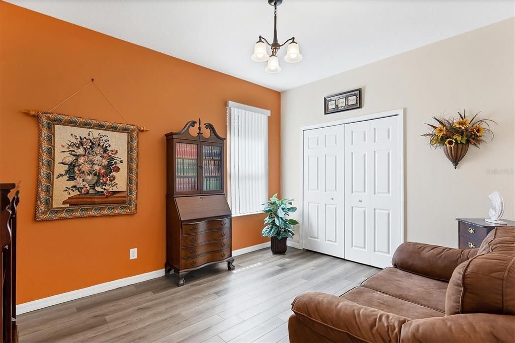 For Sale: $325,000 (2 beds, 2 baths, 1710 Square Feet)