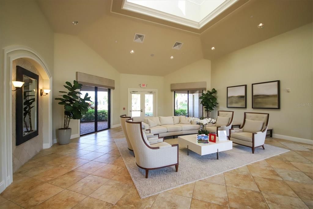 For Sale: $325,000 (2 beds, 2 baths, 1710 Square Feet)