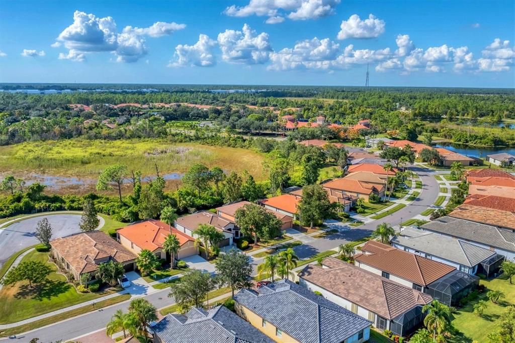 For Sale: $325,000 (2 beds, 2 baths, 1710 Square Feet)