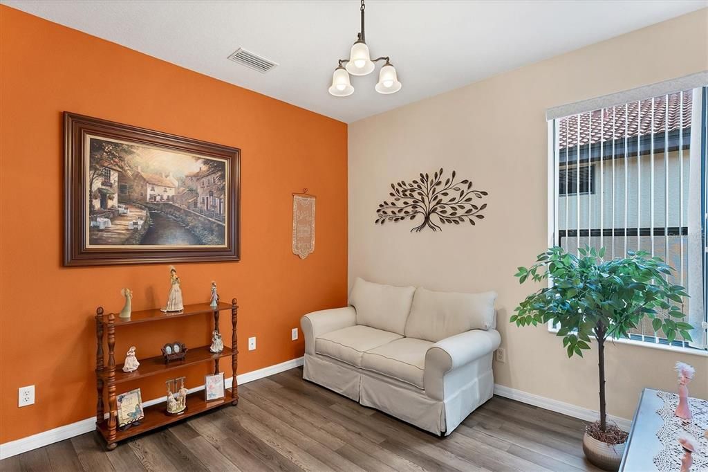 For Sale: $325,000 (2 beds, 2 baths, 1710 Square Feet)