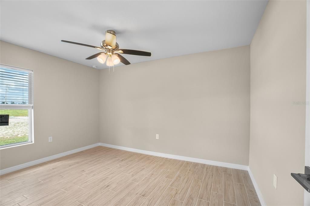 В аренду: $2,295 (4 спален, 3 ванн, 1683 Квадратных фут)