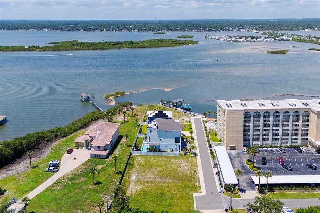 For Sale: $399,000 (0.18 acres)