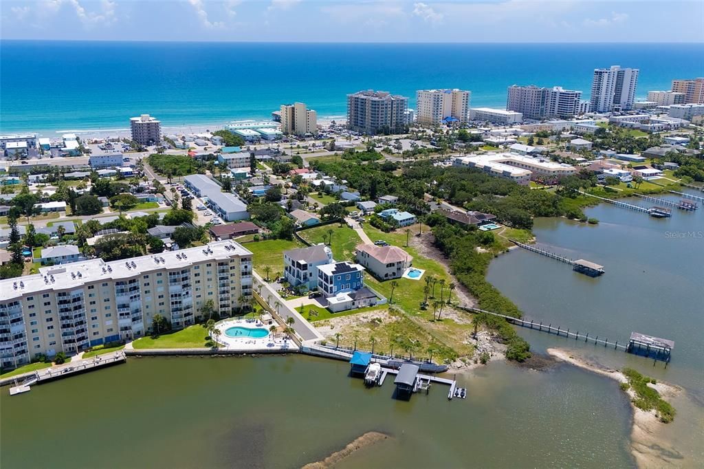 For Sale: $399,000 (0.18 acres)