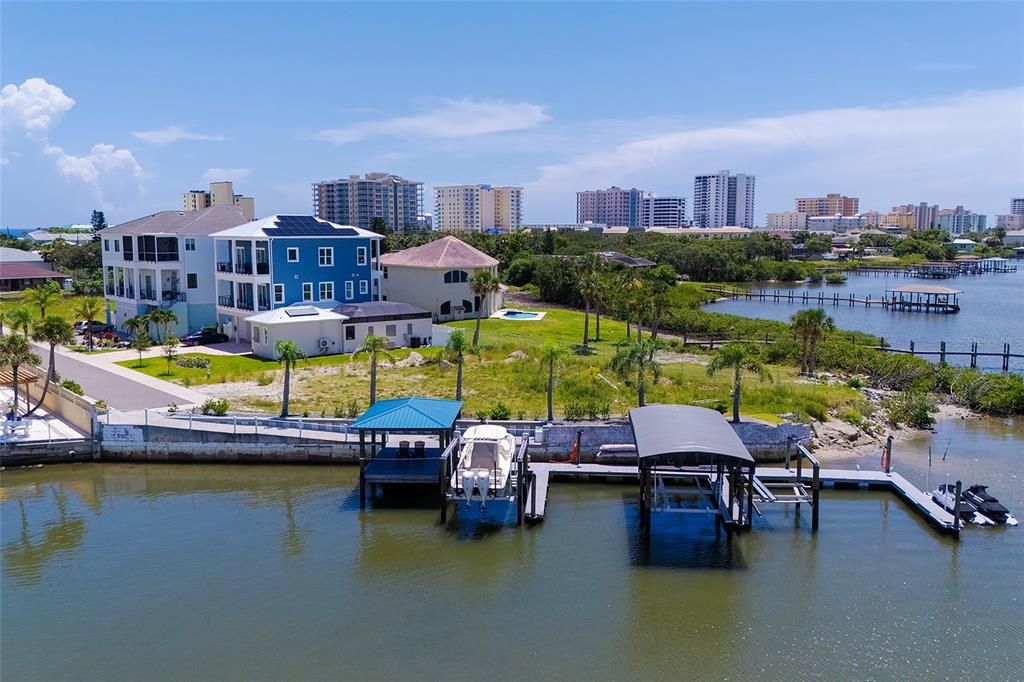 For Sale: $399,000 (0.18 acres)