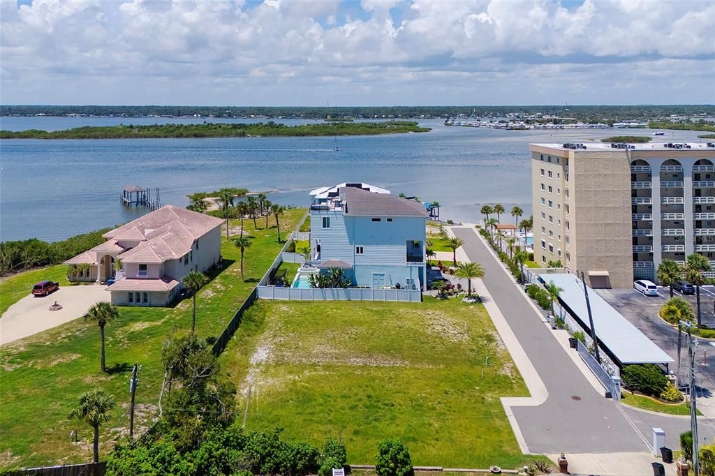 For Sale: $399,000 (0.18 acres)