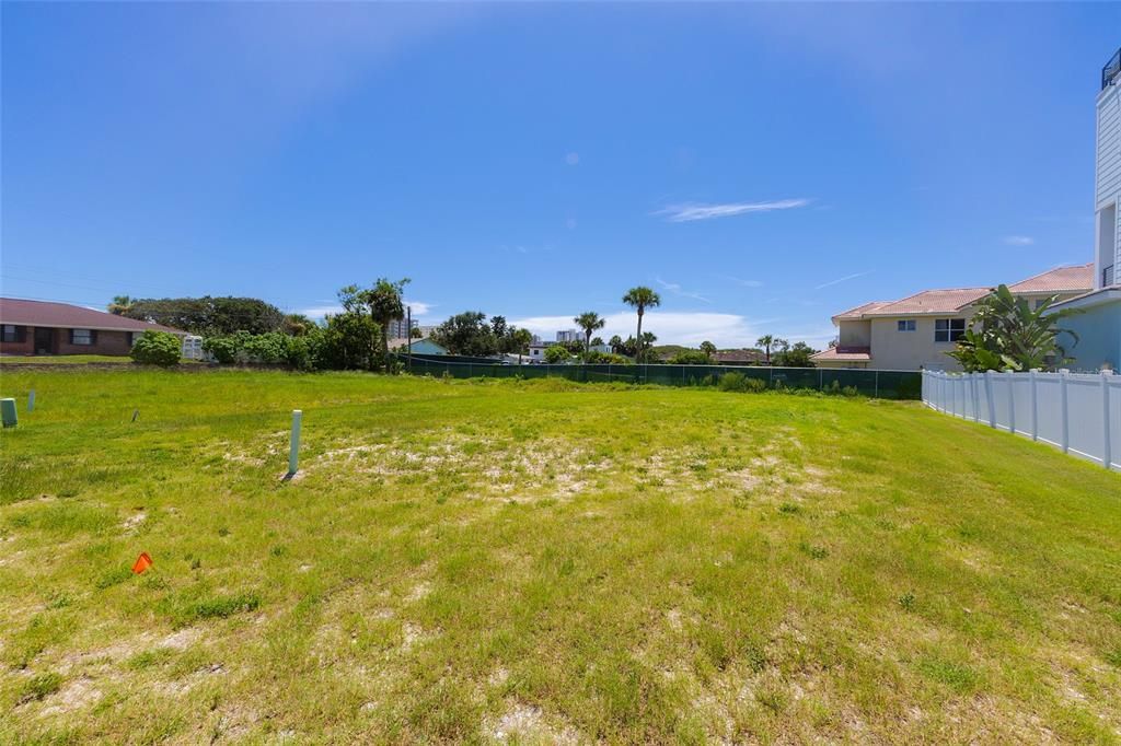 For Sale: $399,000 (0.18 acres)