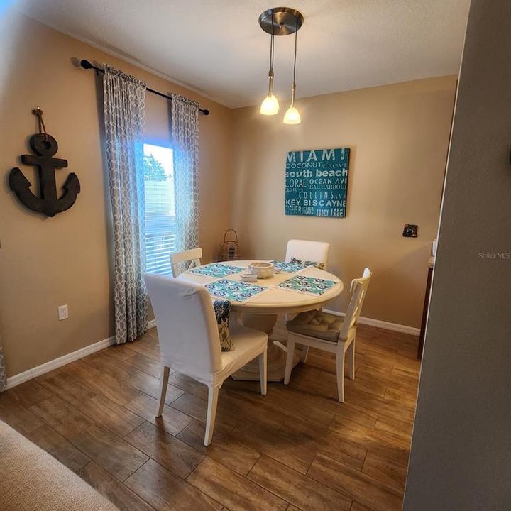 待售: $249,900 (3 贝兹, 2 浴室, 1343 平方英尺)