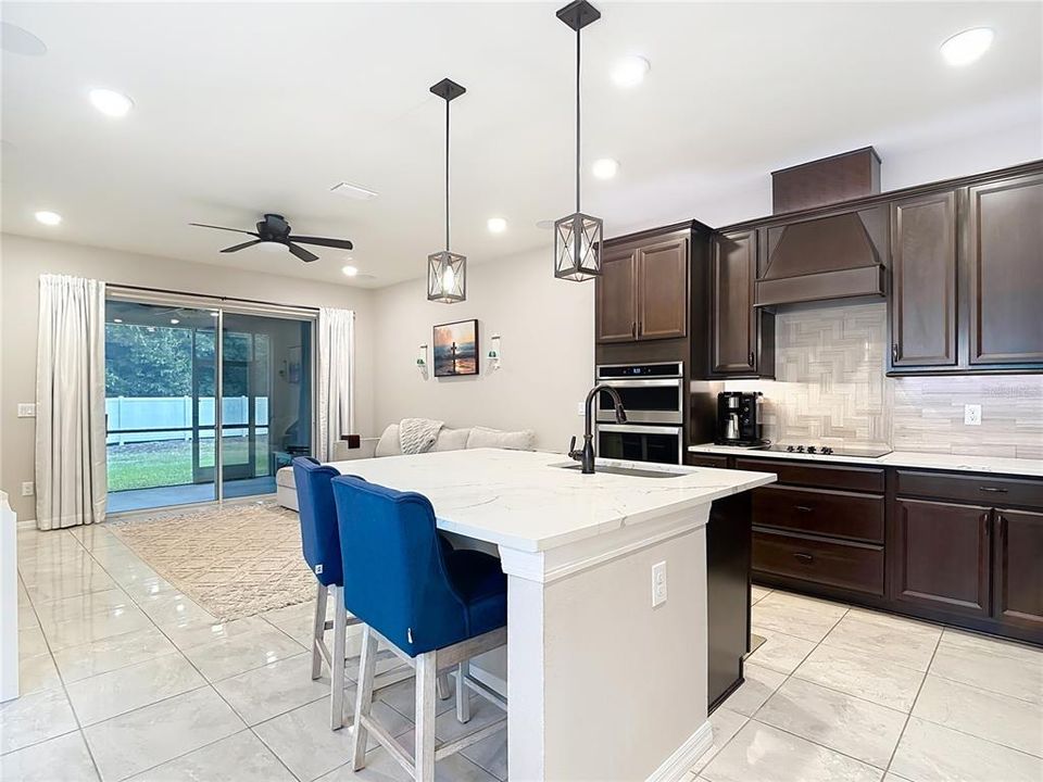 Active With Contract: $380,000 (3 beds, 2 baths, 1920 Square Feet)