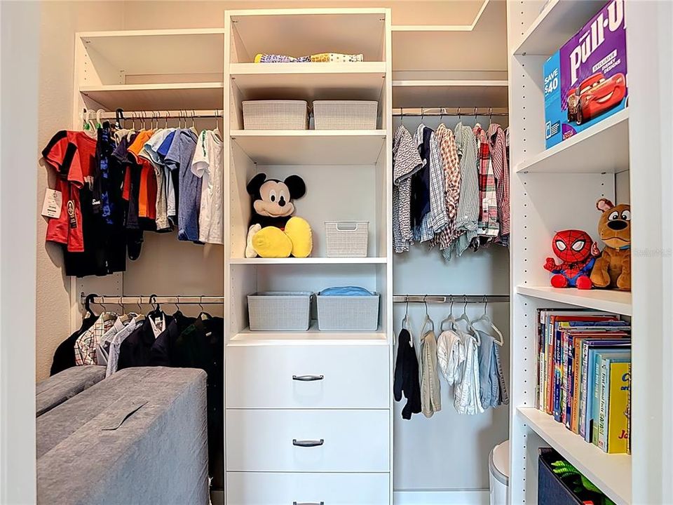 Active With Contract: $380,000 (3 beds, 2 baths, 1920 Square Feet)