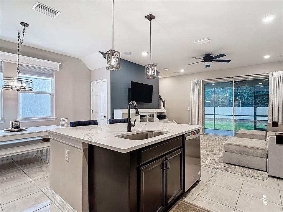 Active With Contract: $380,000 (3 beds, 2 baths, 1920 Square Feet)