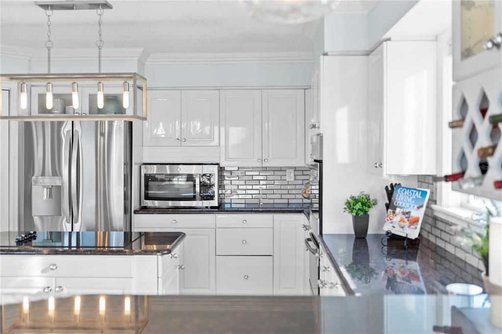 For Sale: $3,100,000 (5 beds, 4 baths, 4096 Square Feet)