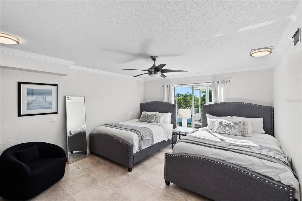 For Sale: $3,100,000 (5 beds, 4 baths, 4096 Square Feet)