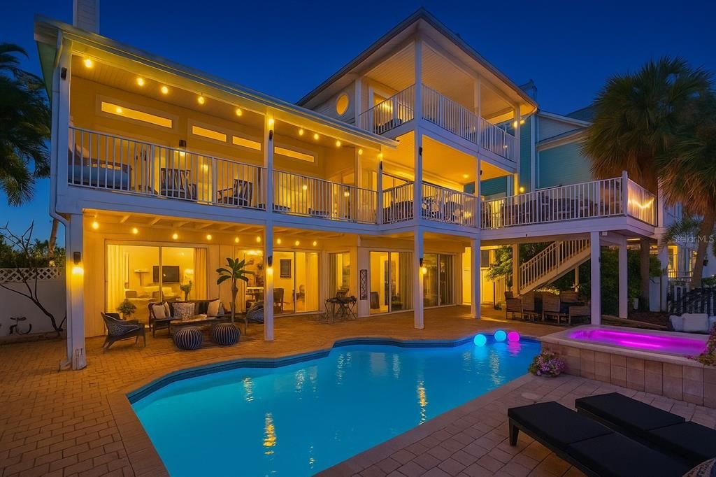 For Sale: $3,100,000 (5 beds, 4 baths, 4096 Square Feet)