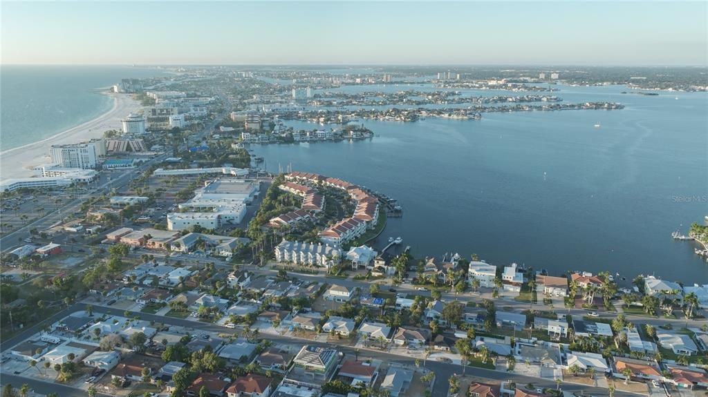 For Sale: $3,100,000 (5 beds, 4 baths, 4096 Square Feet)