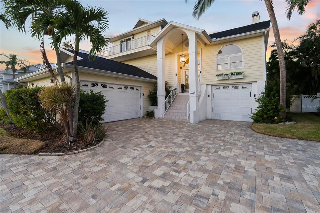 For Sale: $3,100,000 (5 beds, 4 baths, 4096 Square Feet)