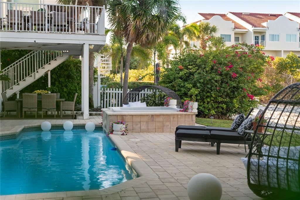 For Sale: $3,100,000 (5 beds, 4 baths, 4096 Square Feet)