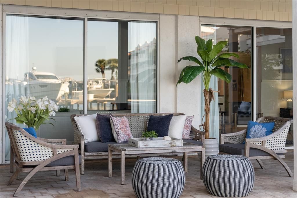 For Sale: $3,100,000 (5 beds, 4 baths, 4096 Square Feet)