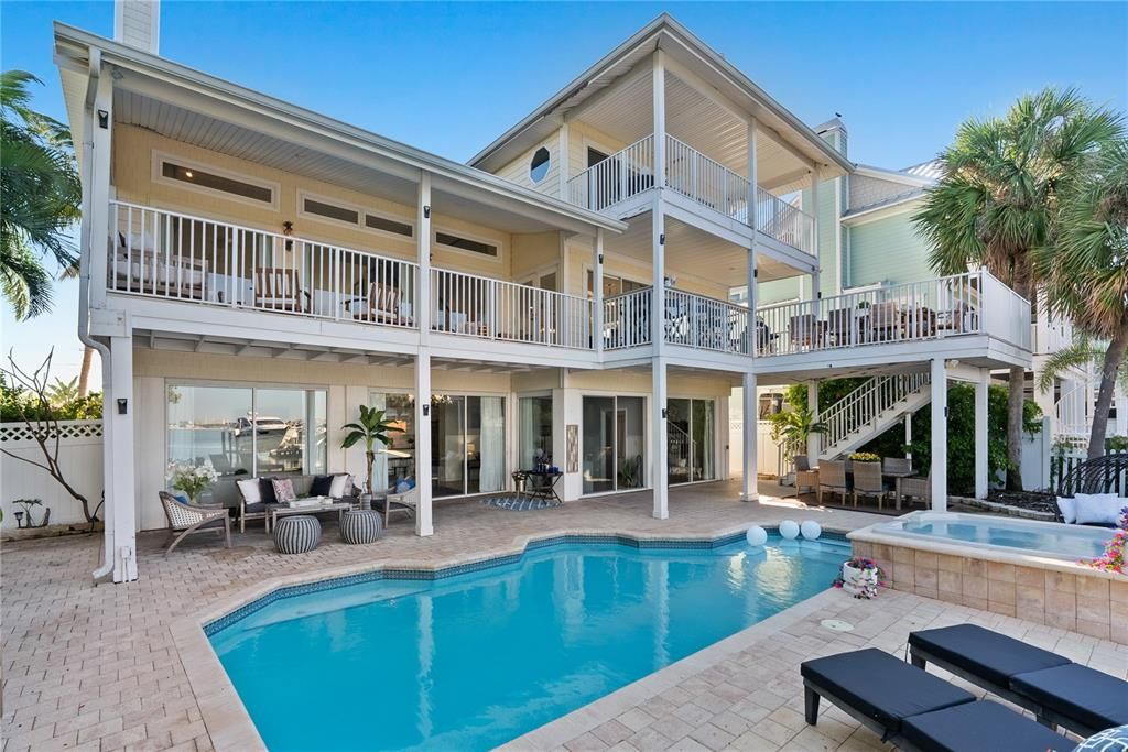 For Sale: $3,100,000 (5 beds, 4 baths, 4096 Square Feet)