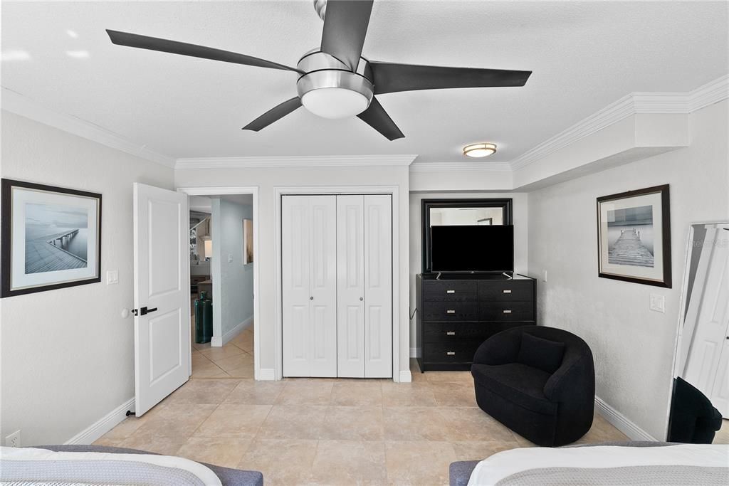 For Sale: $3,100,000 (5 beds, 4 baths, 4096 Square Feet)