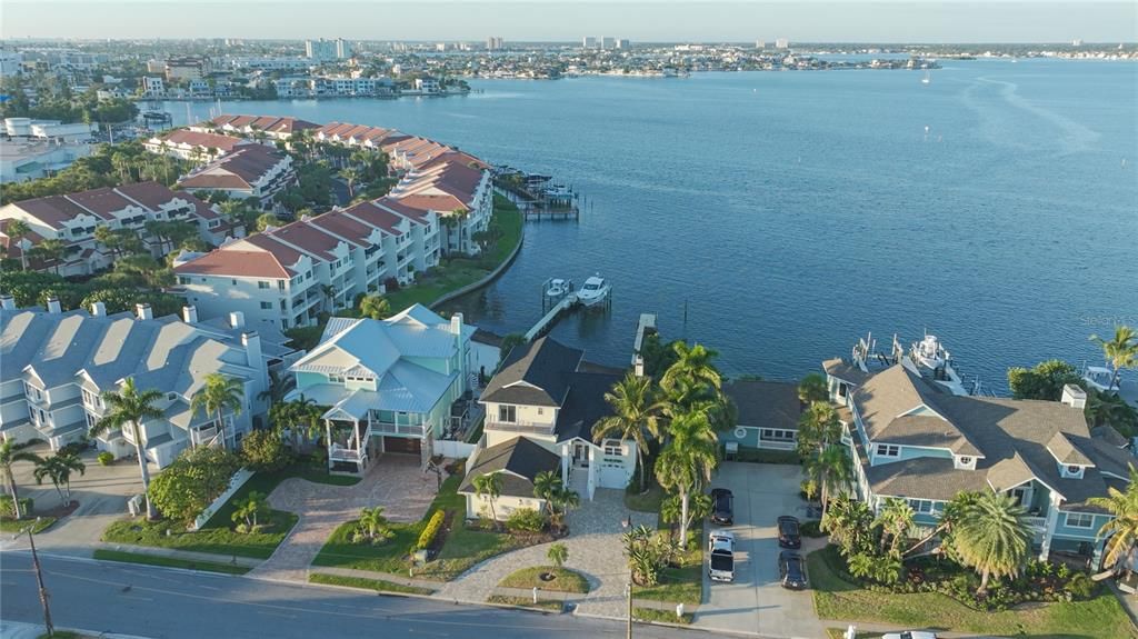 For Sale: $3,100,000 (5 beds, 4 baths, 4096 Square Feet)