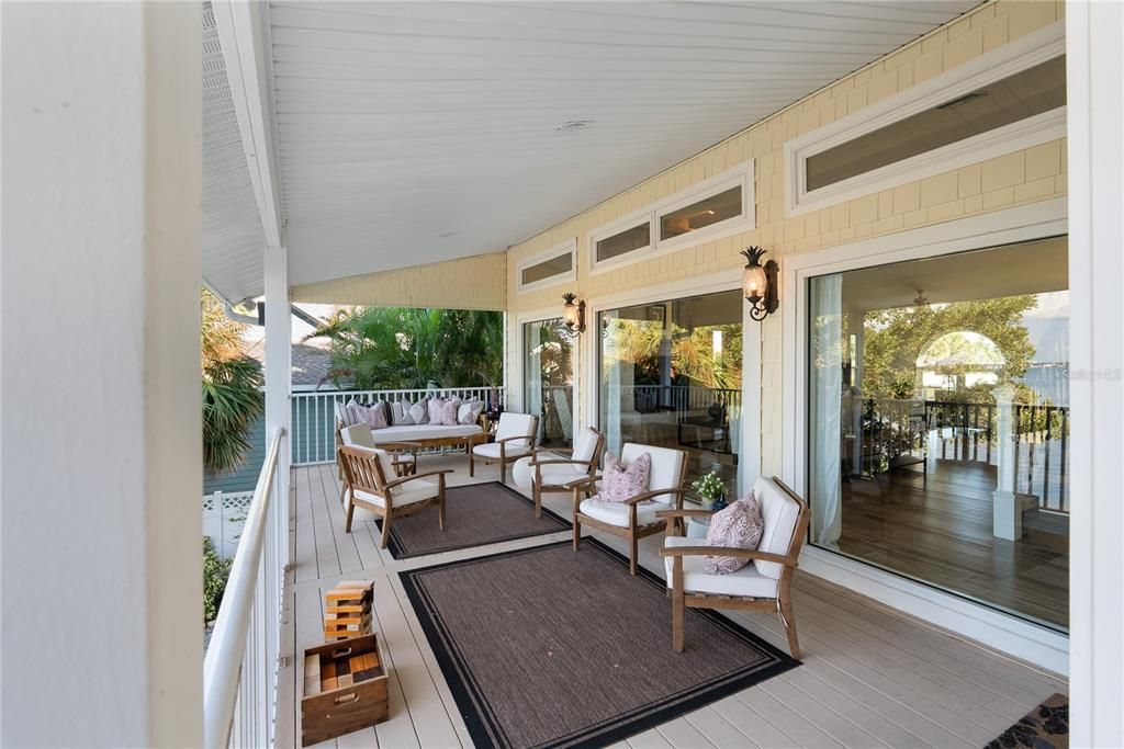 For Sale: $3,100,000 (5 beds, 4 baths, 4096 Square Feet)