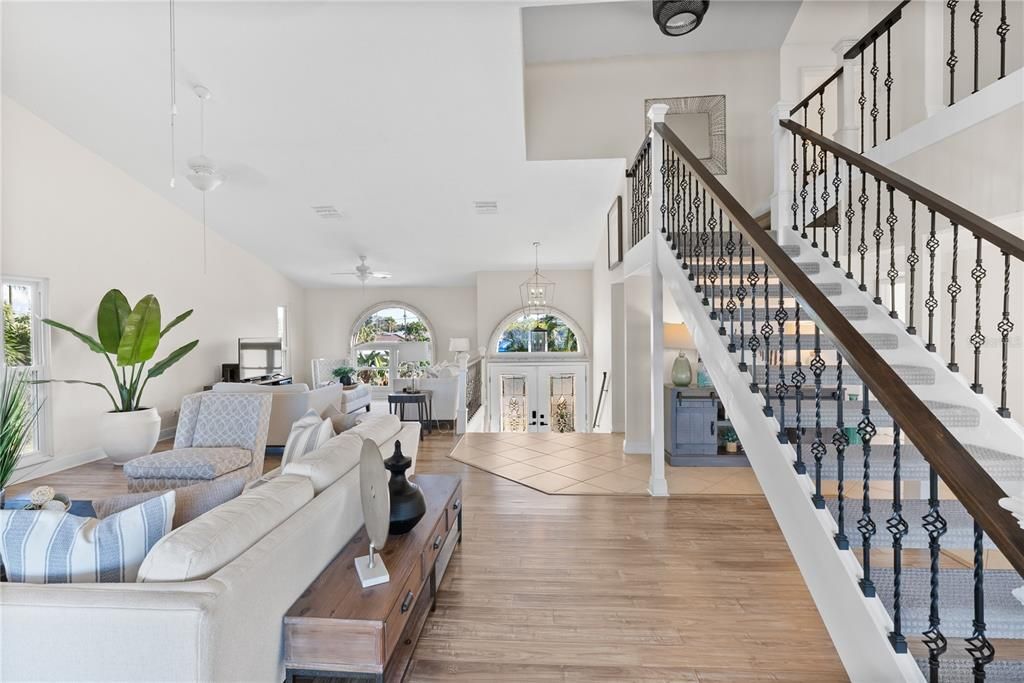 For Sale: $3,100,000 (5 beds, 4 baths, 4096 Square Feet)