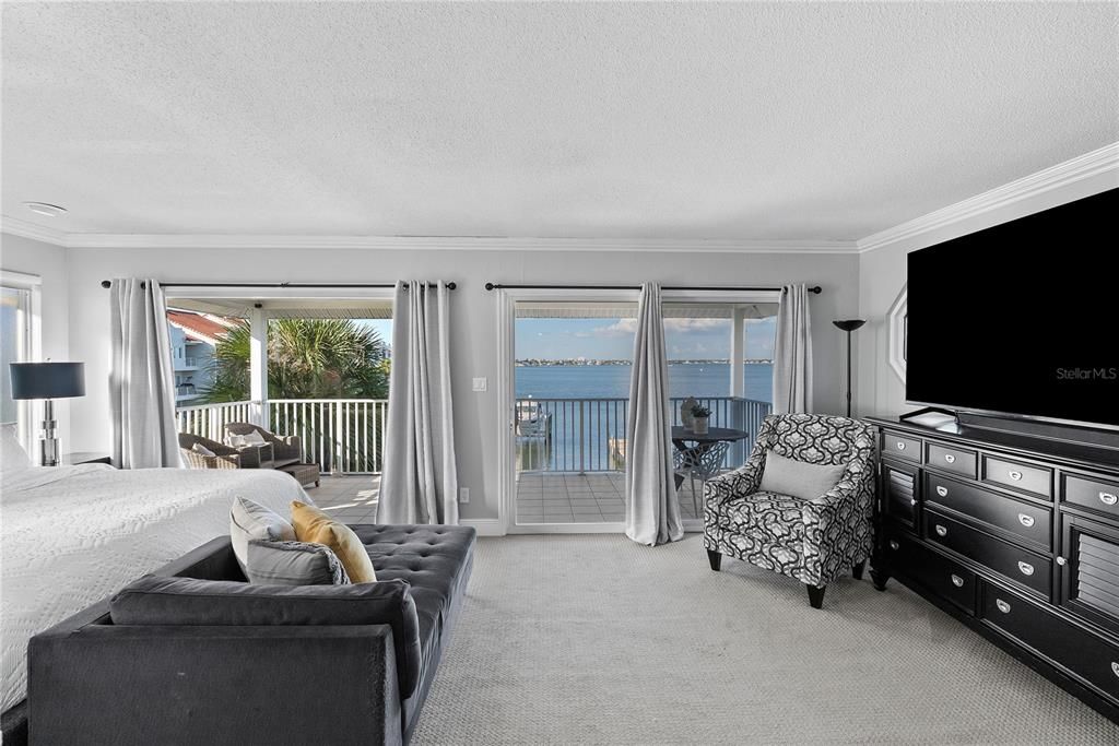 For Sale: $3,100,000 (5 beds, 4 baths, 4096 Square Feet)