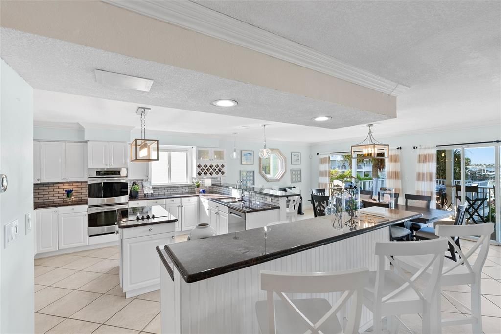 For Sale: $3,100,000 (5 beds, 4 baths, 4096 Square Feet)