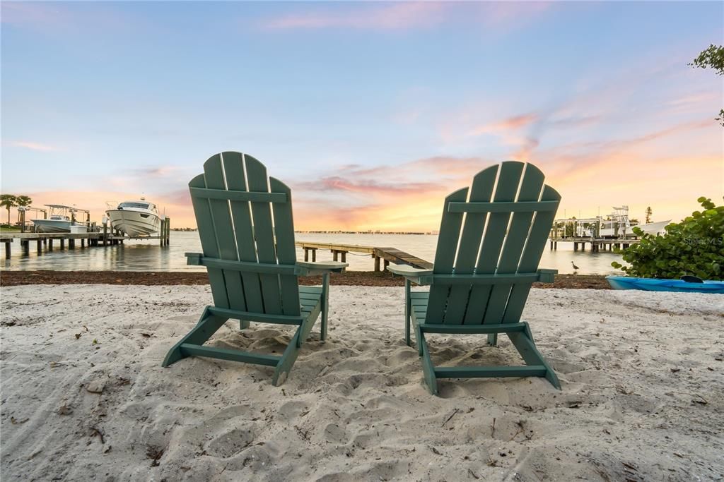 For Sale: $3,100,000 (5 beds, 4 baths, 4096 Square Feet)