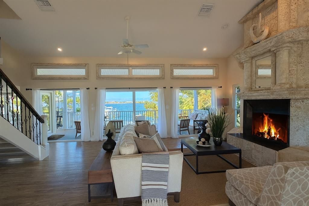 For Sale: $3,100,000 (5 beds, 4 baths, 4096 Square Feet)